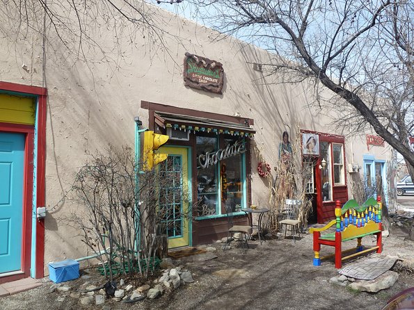 The Town Too High To Die: A Self-Guided Audio Tour in New Mexico - Hearing Madrid Through Local Voices