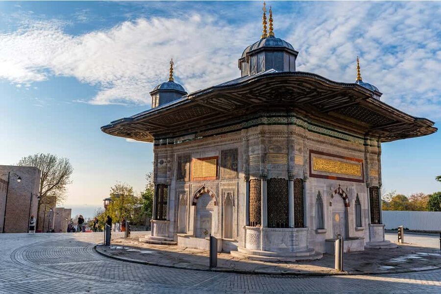 Topkapi Palace and Harem Skip-the-Line-Tickets & Audio Guide - What the skip-the-line ticket really saves