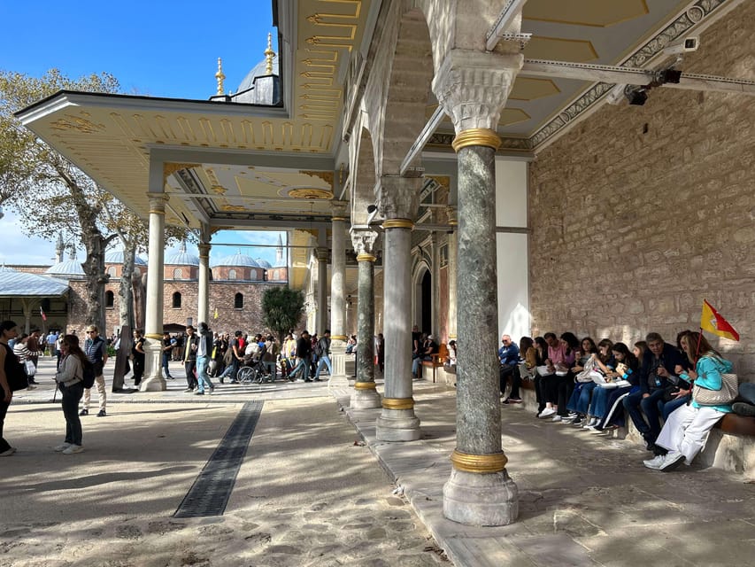 Topkapi Palace and Harem Skip-the-Line-Tickets & Audio Guide - Exploring the four courtyards and palace collections