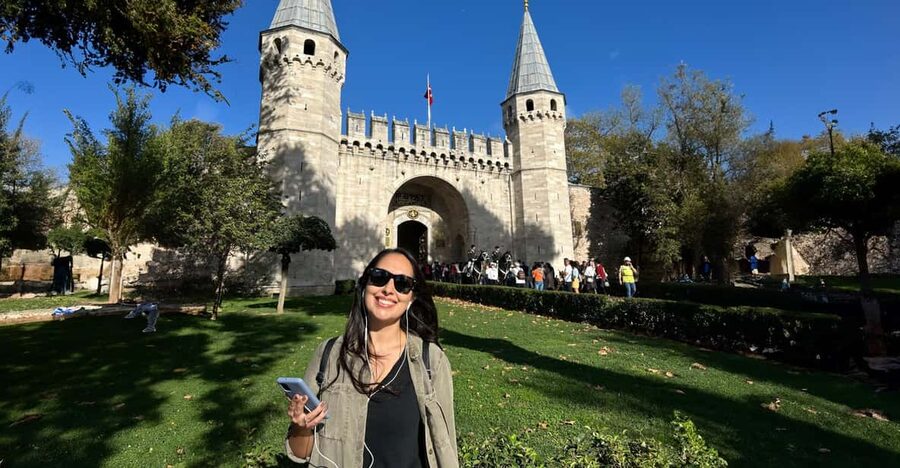 Topkapi Palace and Harem Skip-the-Line-Tickets & Audio Guide - Finding the host at Chimney Bistro