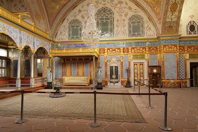 Topkapi Palace Museum Skip The Ticket Line Tickets + Audio Guide - Palace rooms and courtyards at your own pace