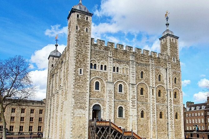 Tower of London Ticket with Audio Guide and Unlimited Entry Time - St Peter ad Vincula and the human cost of power