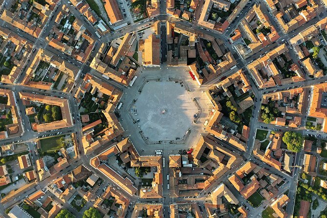 Udine Walking Tour with Audio and Written Guide by a Local - Audio, written notes, and the language choices
