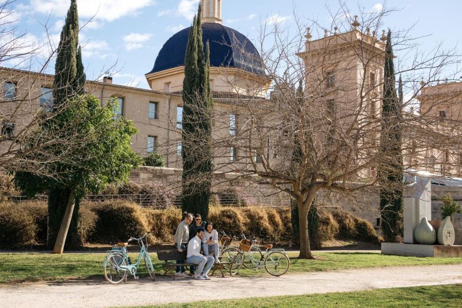 Valencia: Audioguide eng,esp,ita + Bike All Day - Why a bike and audio guide work well in Valencia