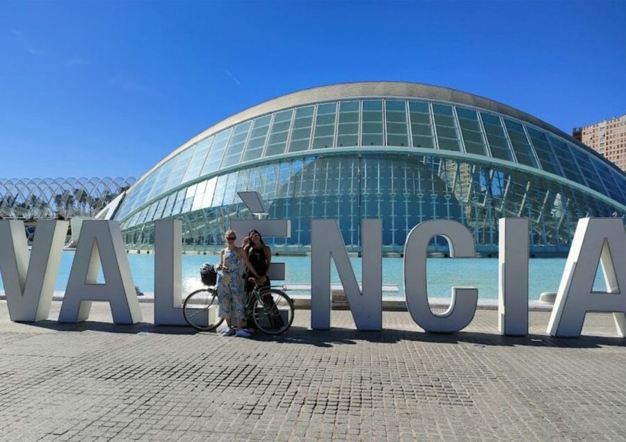 Valencia: Audioguide eng,esp,ita + Bike All Day - How much value do you get for $20?
