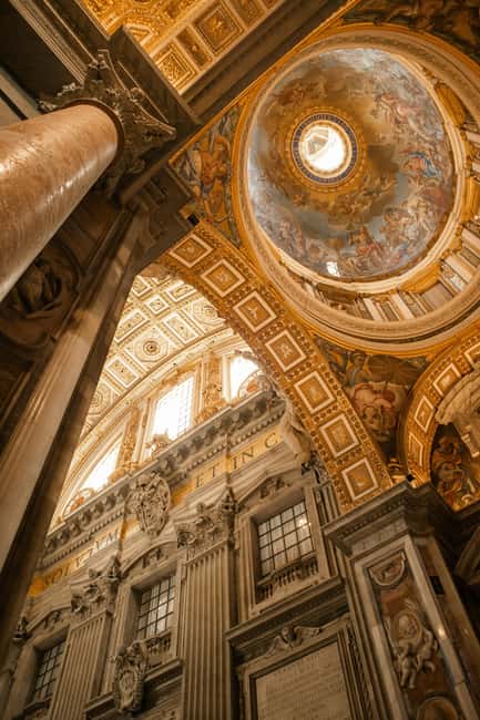 Vatican Full access: St.Peter's Basilica, Dome, Tombs+Audio - Getting through security and the first queue