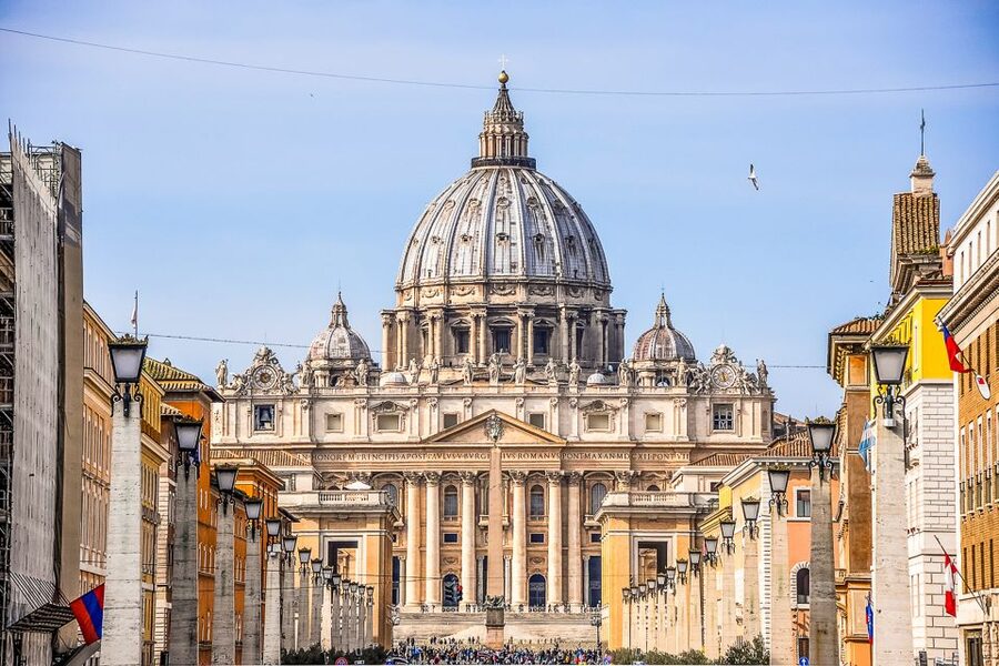 Vatican & Sistine Chapel Ticket with Optional Audio Guide - Passing security and entering the museums