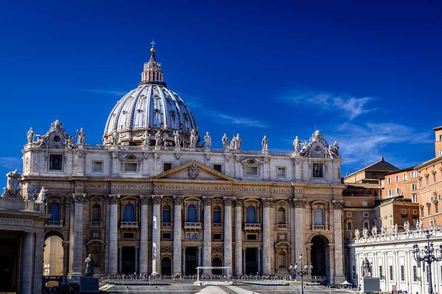 Vatican: St. Peter's Basilica Entry & Audioguide - Bernini’s Baldachin anchors the main interior