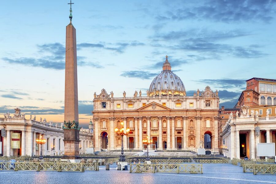 Vatican: St. Peter's Basilica with Audio Guide and Options - Timing, Closures, and What to Wear