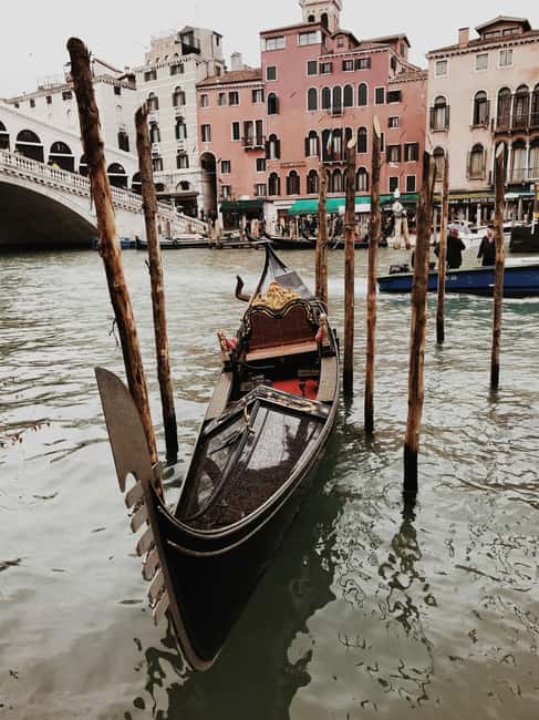 Venice: Gondola Ride under the Bridge of Sighs with Audio Guide App - The canal route and the Bridge of Sighs area