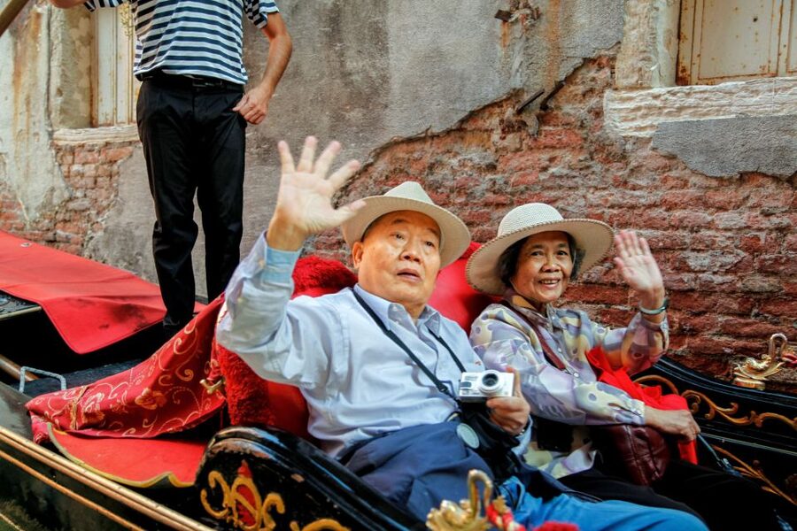 Venice: Gondola Ride with Live Guide or Audio Guide - Economy or a more private arrangement