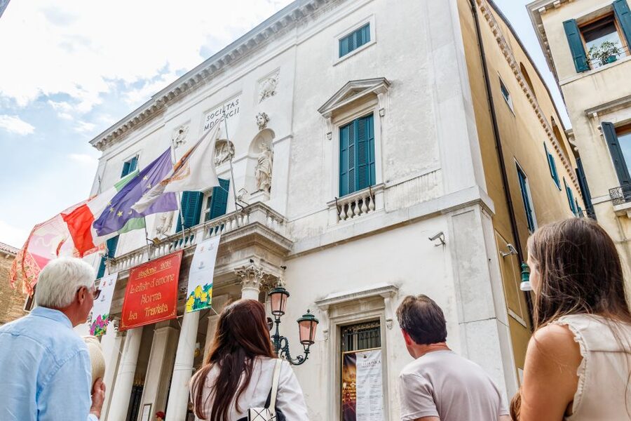 Venice: La Fenice Opera House Entry Ticket with Audio Guide - Using the seven-language audio guide