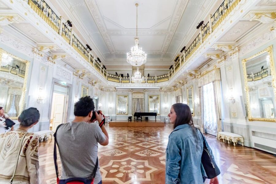 Venice: La Fenice Opera House Entry Ticket with Audio Guide - Fires, rebuilding, and a theatre that keeps working