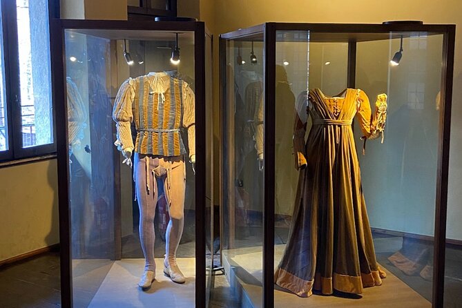 Verona: Juliet’s House Fast-Track Entry Ticket & Audio Guide - A practical route through the building