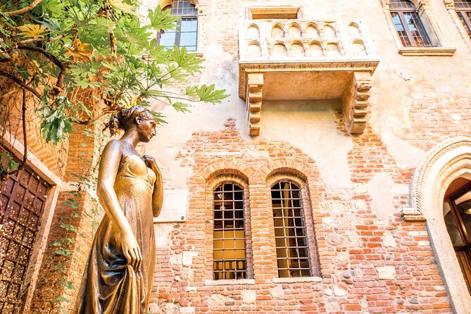 Verona Walking Tour with Audio and Written Guide by a Local - Castelvecchio Museum offers more than a quick courtyard stop