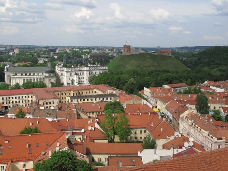 Vilnius: Sightseeing Audio Tour - St. Anne and Bernadine churches