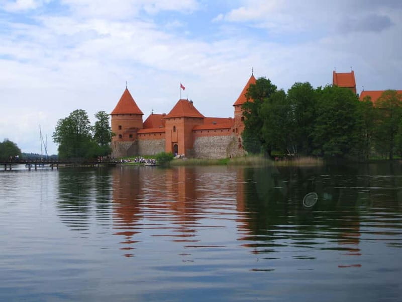 Vilnius: Trakai Tour with Audio Guide and Minibus Transfers - What makes this half-day trip worthwhile