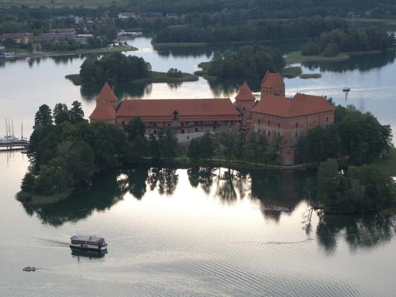 Vilnius: Trakai Tour with Audio Guide and Minibus Transfers - The road from Vilnius to Trakai