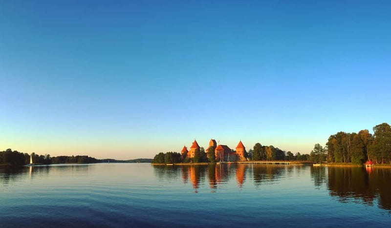 Vilnius: Trakai Tour with Audio Guide and Minibus Transfers - The Karaites and Trakai’s wooden houses