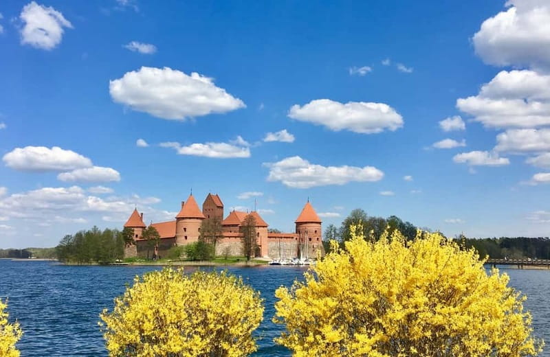 Vilnius: Trakai Tour with Audio Guide and Minibus Transfers - How the $35 price works
