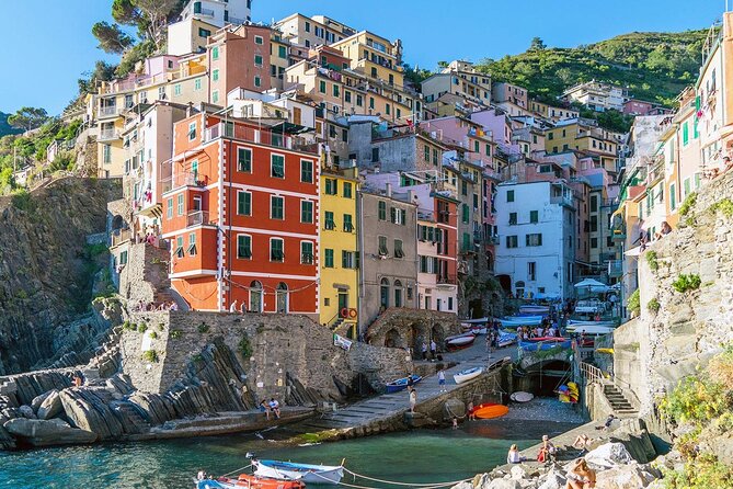 Visit the Cinque Terre with the Audio Guide app for Smartphone - Beyond the five villages