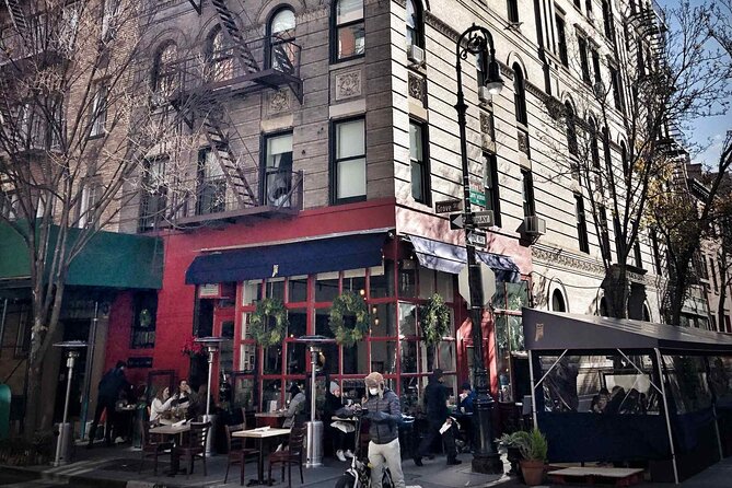 West Village's Flappers, Freaks & Punks: A Self-Guided Audio Tour - Cobble Court and stories that reward a pause