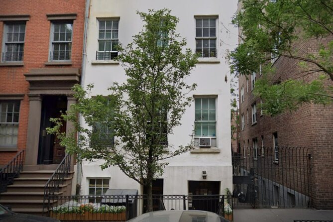 West Village's Flappers, Freaks & Punks: A Self-Guided Audio Tour - Prohibition, Whitehorse Tavern, and Timothy Leary