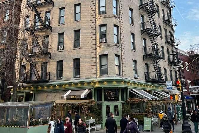 West Village's Flappers, Freaks & Punks: A Self-Guided Audio Tour - The Friends building and famous places that are not quite what they seem