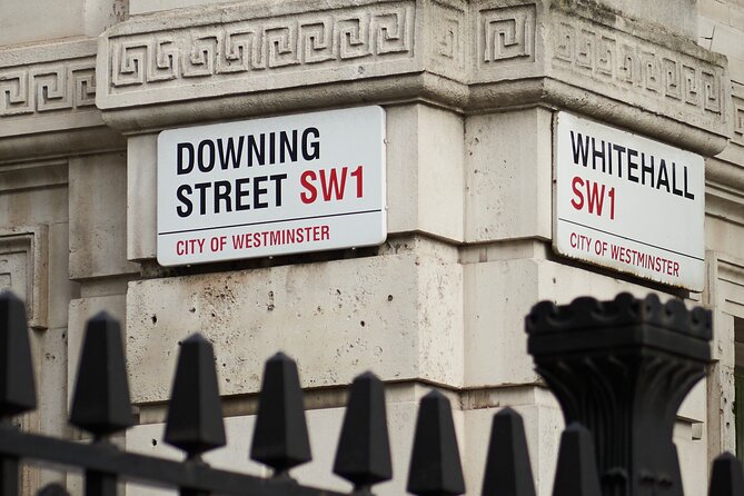 Westminster Famous Sites Self-Guided Audio Walking Tour - Oliver Cromwell: a complicated political figure