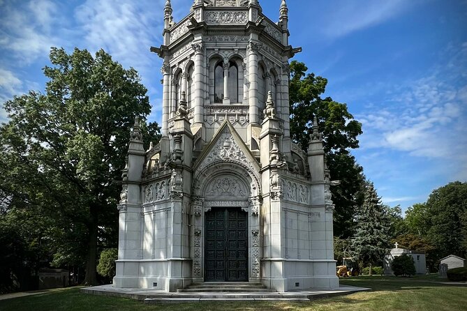 Woodlawn Cemetery: A Self-Guided Audio Tour of Gilded Age Art and Architecture - The Anna Bliss Titanic Memorial