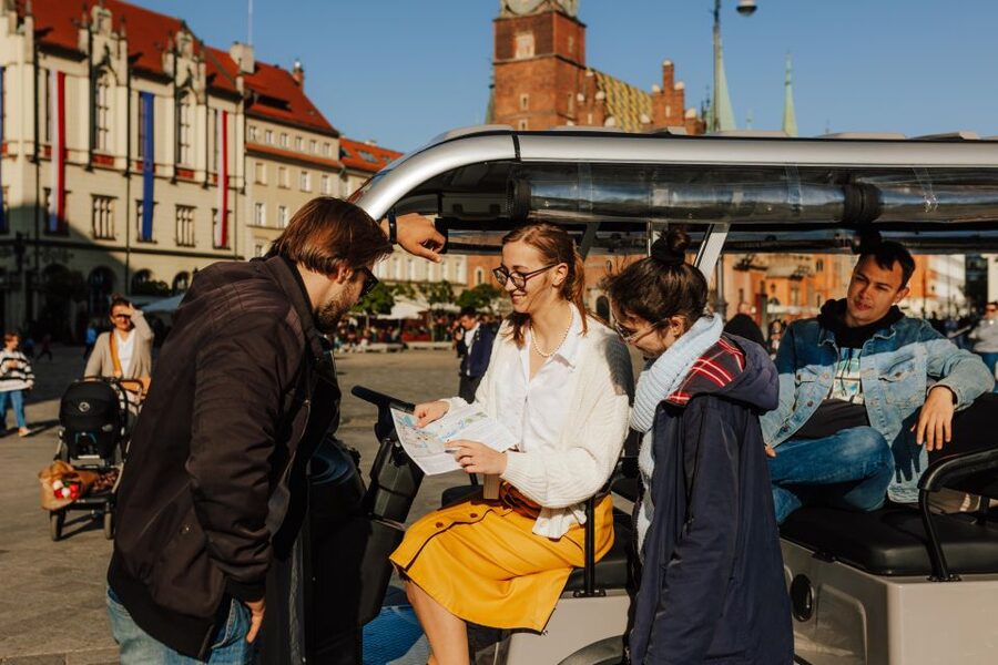 Wroclaw: E-Car Tour and Audio Guide - Should you book it?