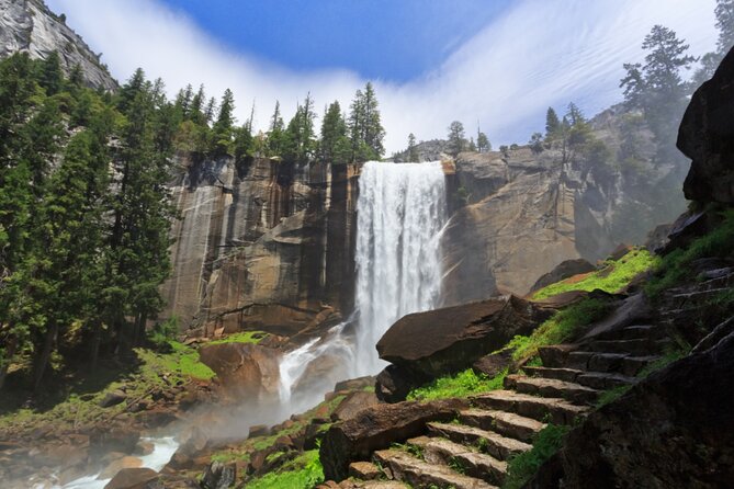 Yosemite National Park Self Guided Driving Audio Tour Guide - A flexible way to see Yosemite from your own car