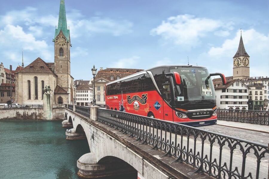 Zurich: City Bus Tour with Audio Guide and Lake Cruise - Changing from the bus to the Lake Zurich boat